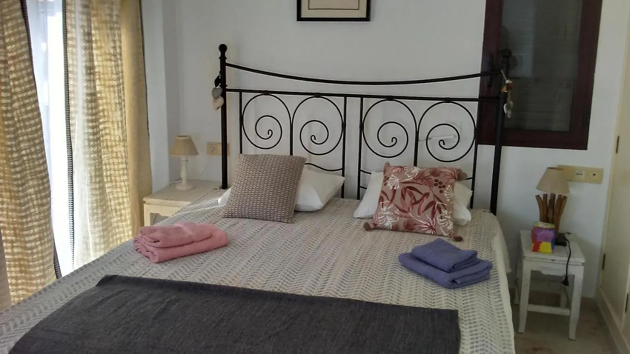 Apartamento Turístico FlorHouse San Luis de Sabinillas